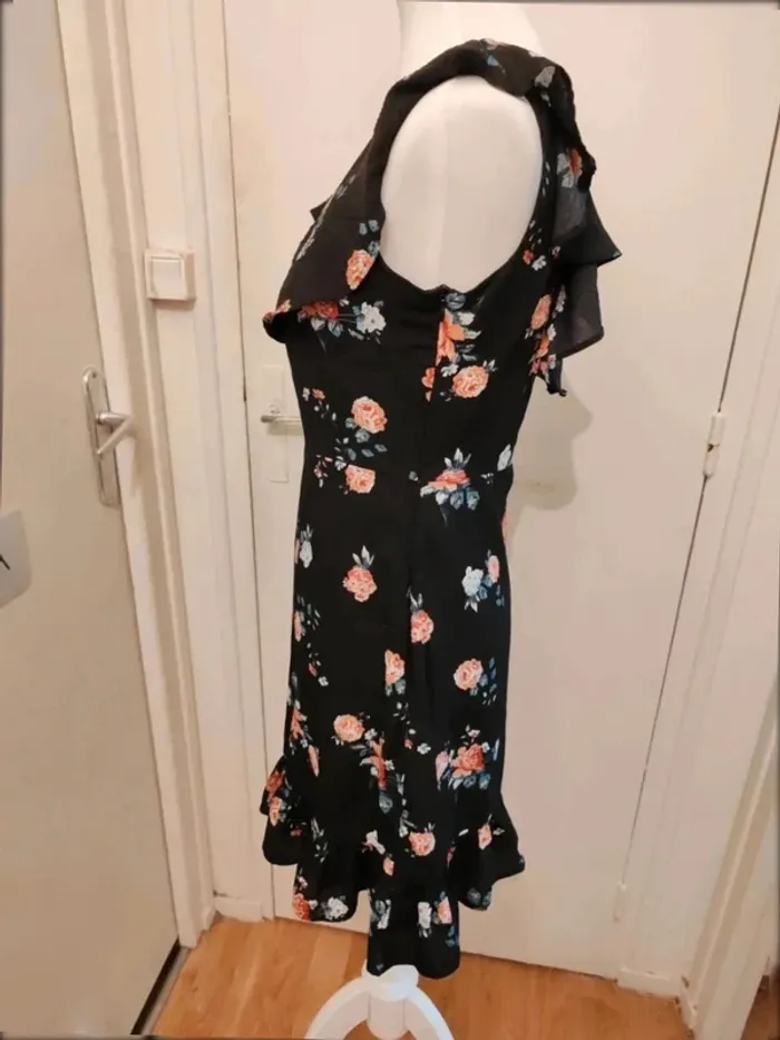 Robe à volants fleuris taille 38 Fashion Union - photo numéro 5