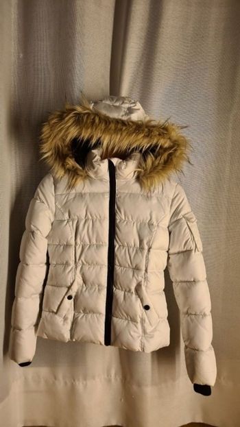 Anorak blanc satiné fille capuche fausse fourrure amovible