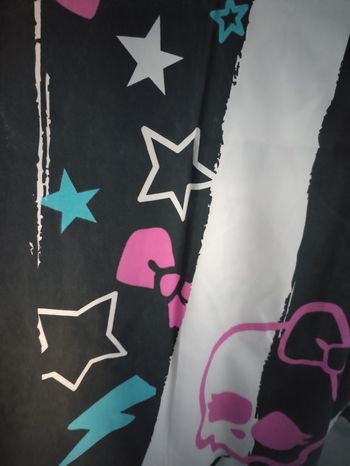 Très beau ensemble housse de couette et une taie d'oreiller assortie  "Monster high"