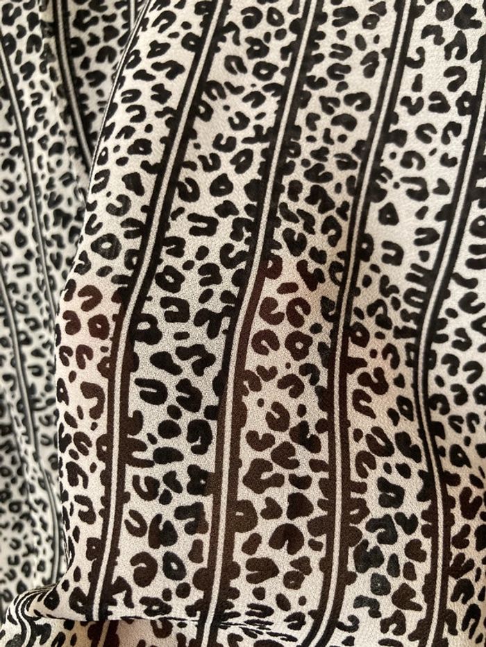 Blouse neuve étiquetée Lili Sidonio motif animal léopard M - photo numéro 2