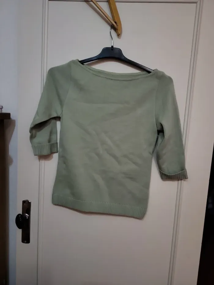 Pull vert amande