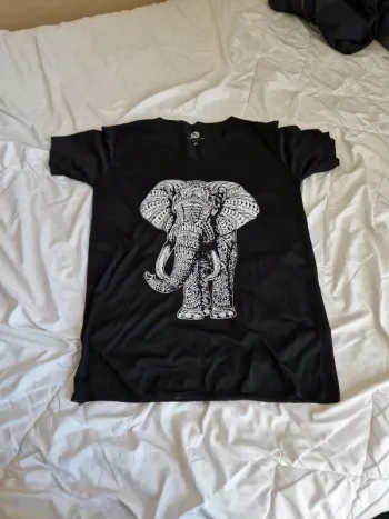T-shirt noir manches courtes