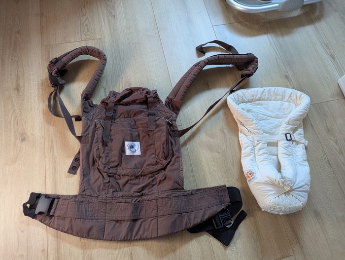 Porte bébé avec réducteur nourrisson