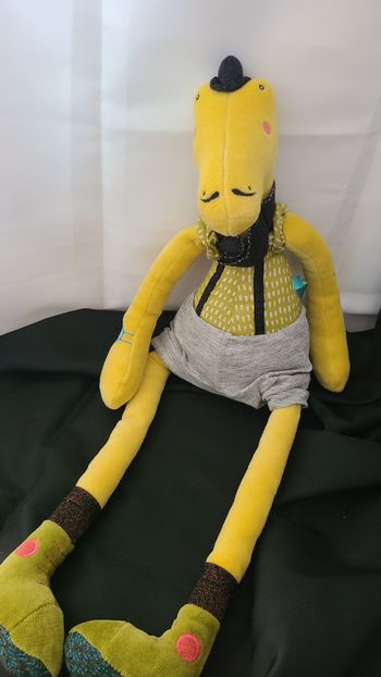 Peluche doudou crocodile jaune Ernest LES BROC & ROLL'S Moulin Roty 50 cm