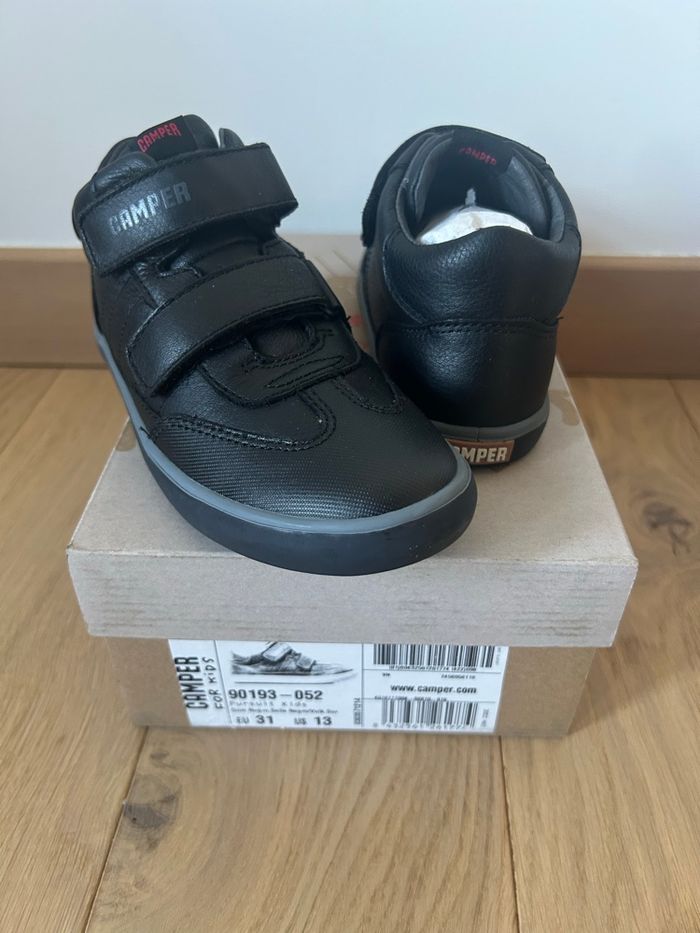 Chaussures en cuir  à scratch camper T31  neuve