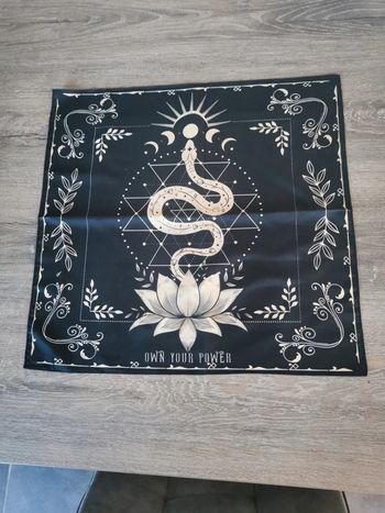 Nappe de tarot ou divinatoire serpent lotus