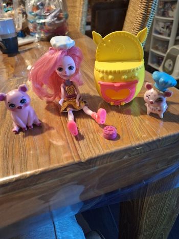 Enchantimals avec ses animaux et accessoires