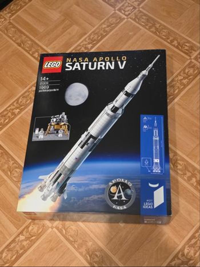 Lego Saturn V NASA Apollo - 21309