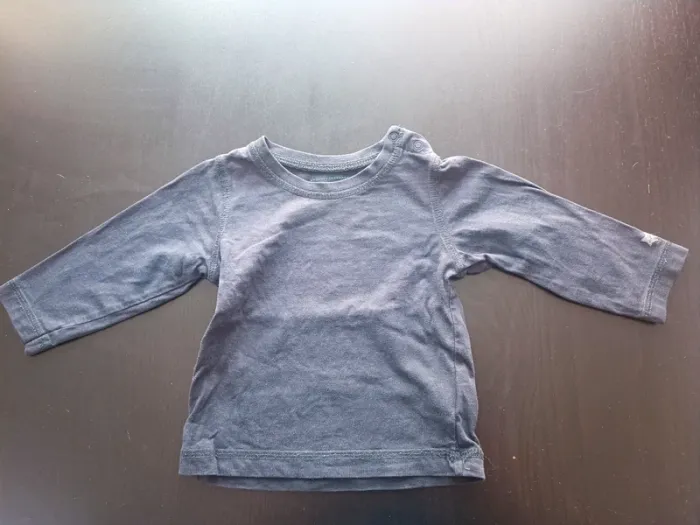 Lot t shirt manches longues 6 mois - photo numéro 5