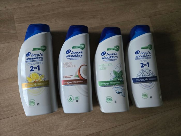 4 gros shampooing head and shoulders
