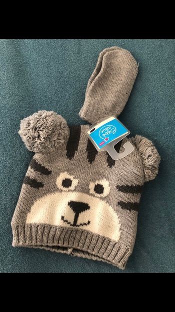 Bonnet + moufles 18/24M NeUf