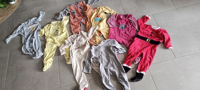 Lot 8 pyjamas