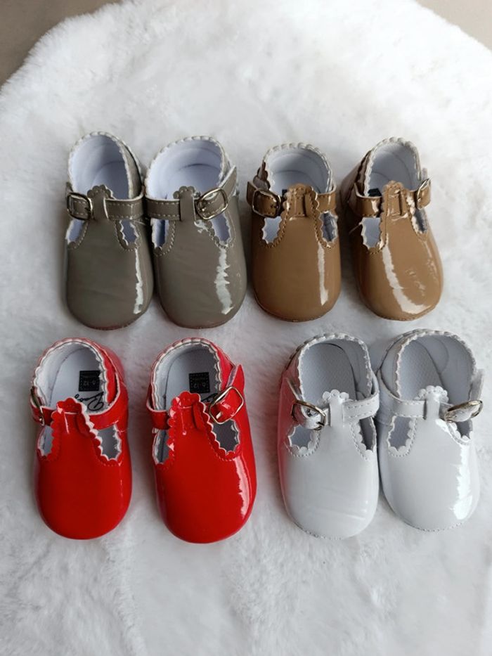 Lot de chaussures bébé fille - photo numéro 2