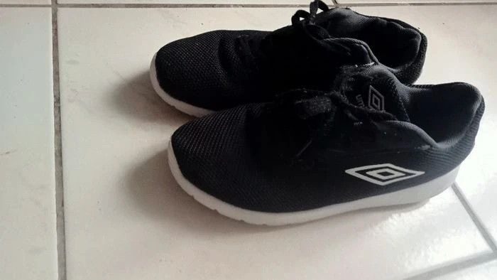Basket umbro noir - photo numéro 4