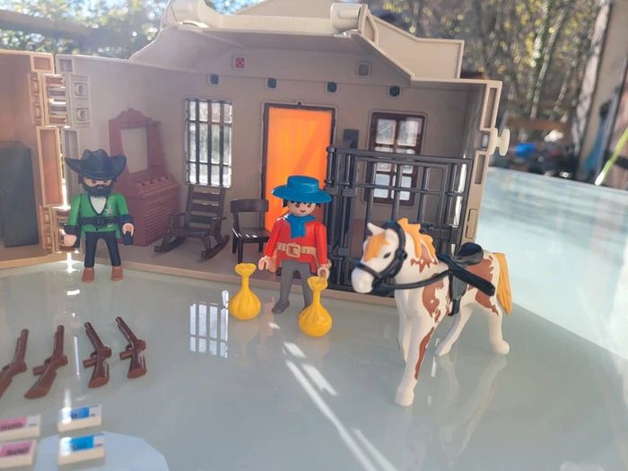 Playmobil 4398 Coffret de CowBoy Transportable , 2 en 1, sherif et banque - photo numéro 5