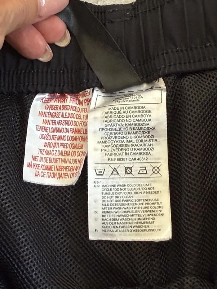 Short maillot Adidas garçon noir taille 13-14 ans comme neuf - photo numéro 6