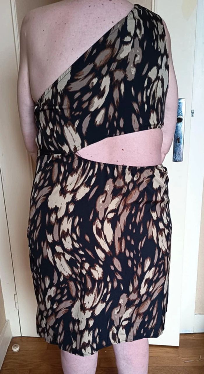 robe courte . Marque shein. - photo numéro 2