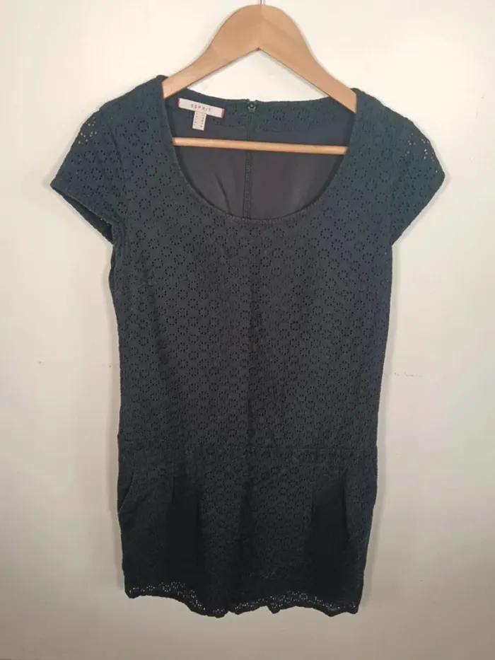 C27 robe noir esprit 36