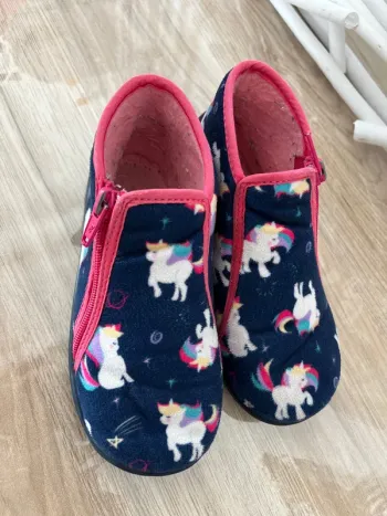 Pantoufle licorne pointure 26