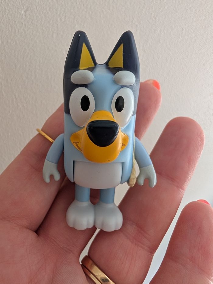 Figurine bluey au marché - photo numéro 1