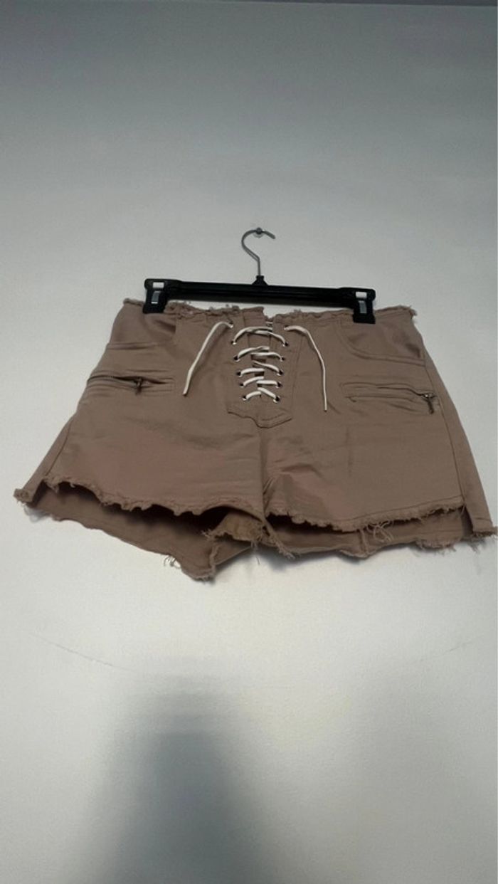 Short en jean beige en parfait état taille 38 marque daysie - photo numéro 5