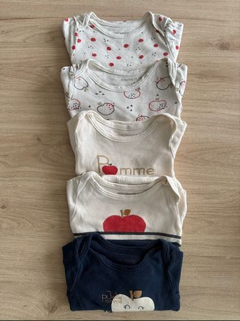 Lot de bodies 12 mois