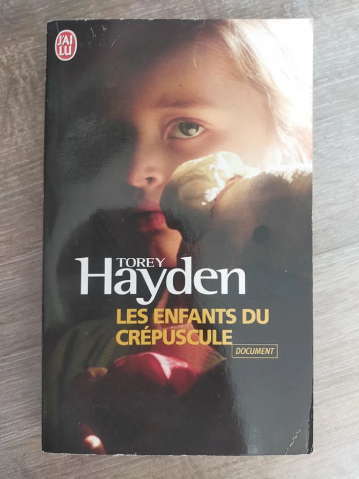 Livre document les enfants du crépuscule