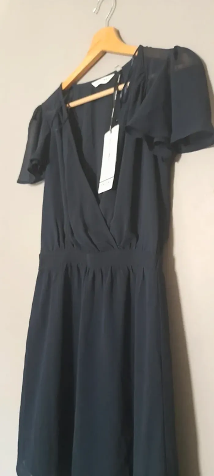 Robe fluide en cœur croisé - photo numéro 3
