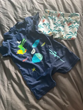 Combinaison anti uv 3 ans + maillot de bain 2 ans