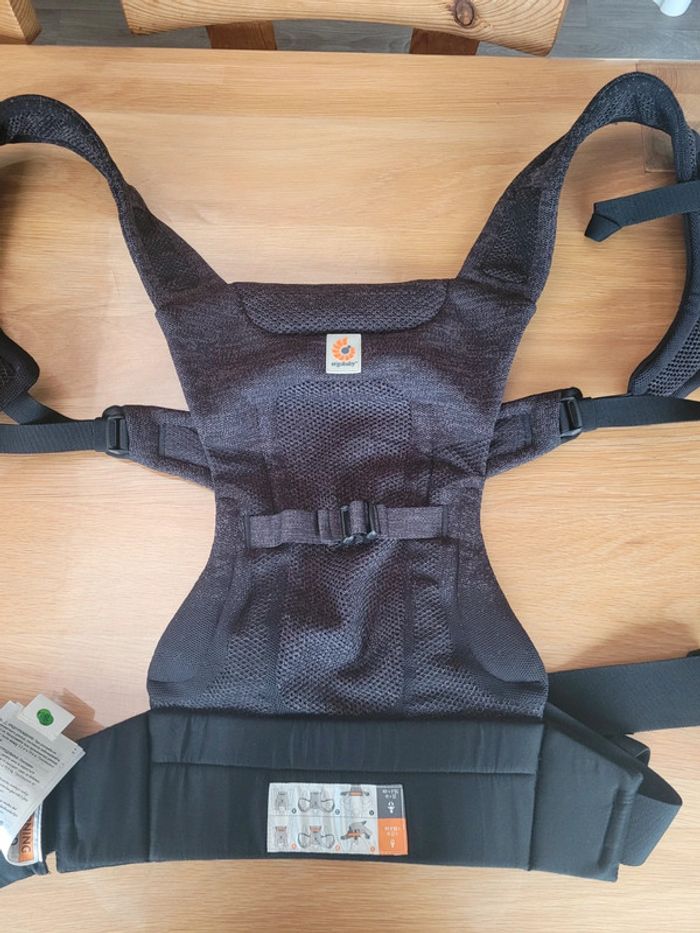 Porte-bébé ergobaby aerloom
