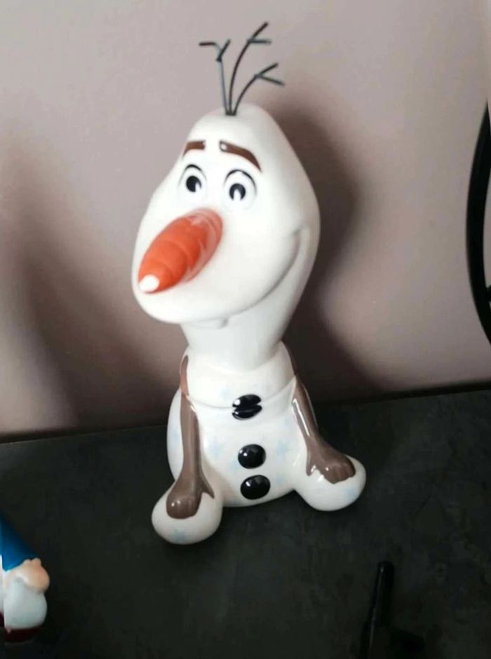 Olaf figurines