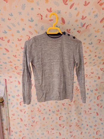 Pull gris