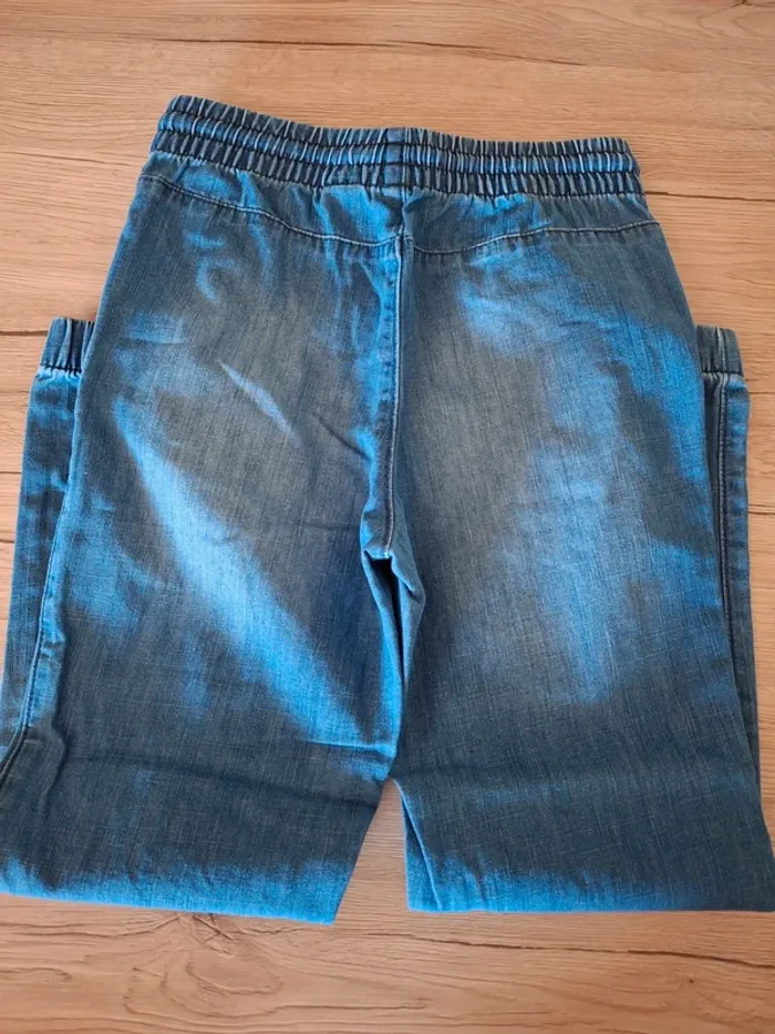 Jean Jogger et denin 9/10 ans - photo numéro 5