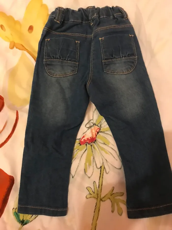 Jeans 18 mois comme neuf - photo numéro 2
