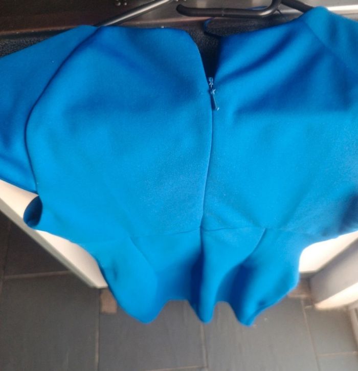 Robe élégante moulante - photo numéro 3