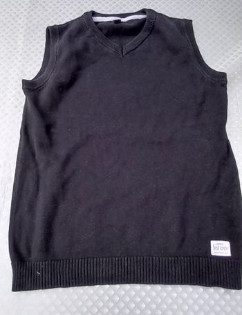 Pull sans manche noir 10 ans