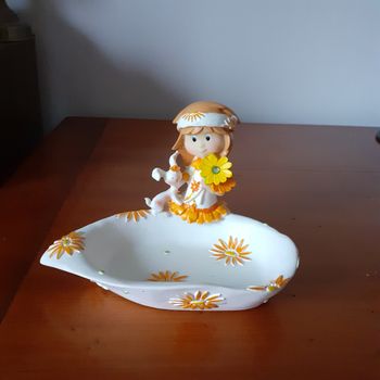 Dépose bijoux/objets "Petite Fille & son lapin "