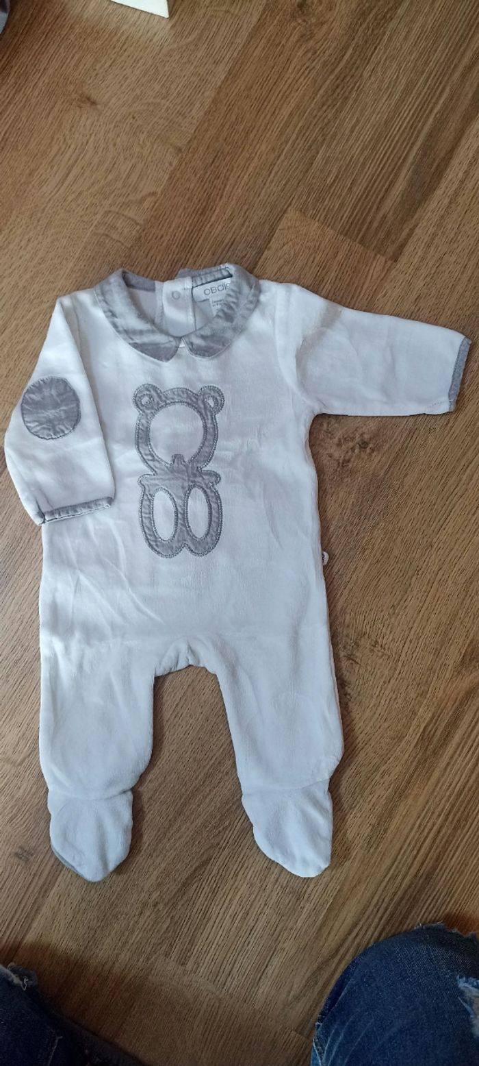 Lot Pyjama 1mois - photo numéro 9