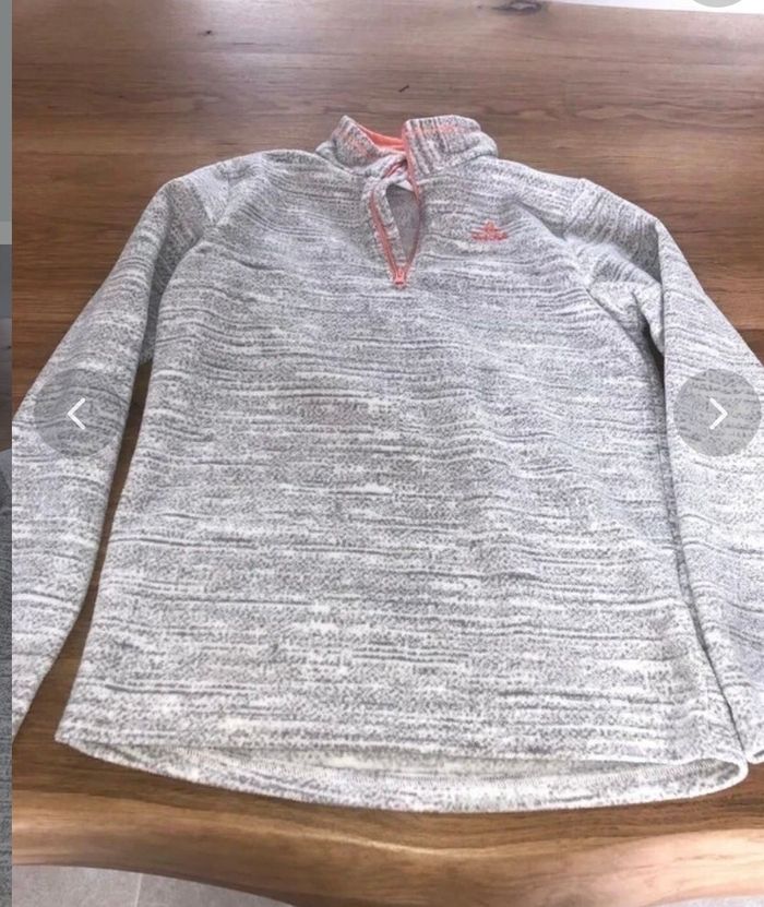 Pull polaire Quechua taille 12 ans en tbe à 5 euros