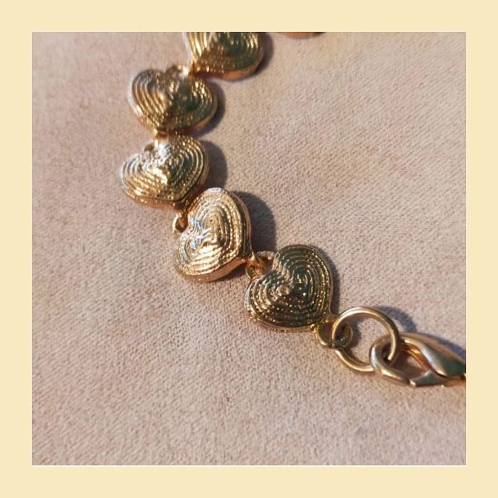 Bracelet vintage doré à cœurs gravés – Élégance intemporelle - photo numéro 12