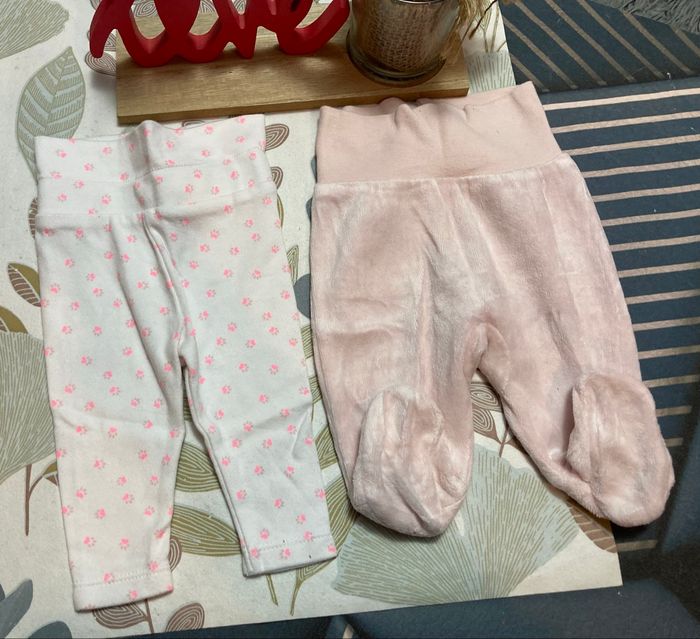 2 pantalons naissance / 1 mois