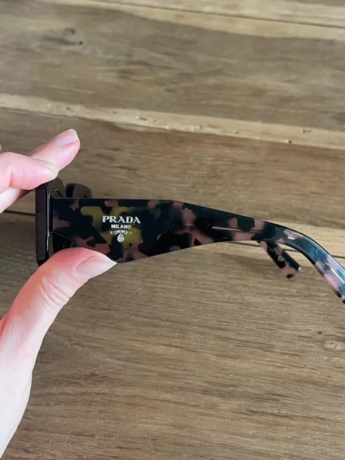 Lunettes de soleil Prada - photo numéro 2