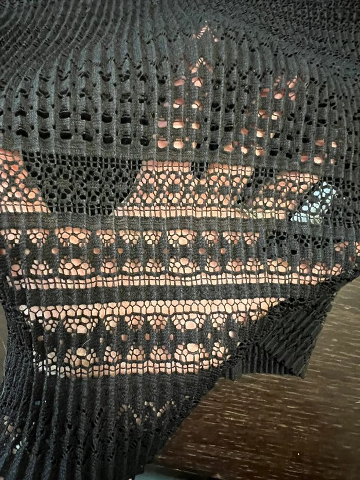 Magnifique haut en dentelle ajourée - XS - photo numéro 2