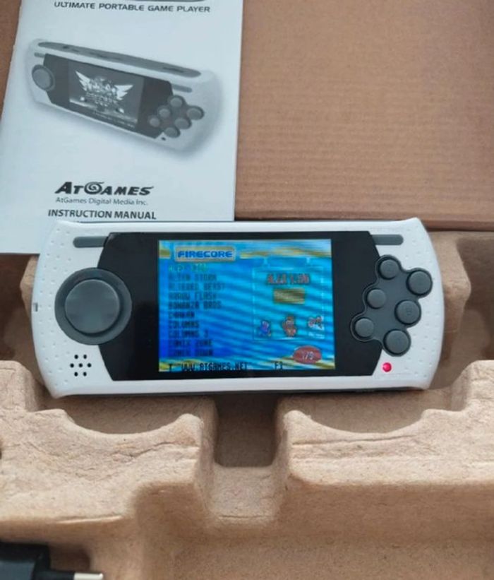 Mega drive portable 25ème anniversaire sonic - photo numéro 4