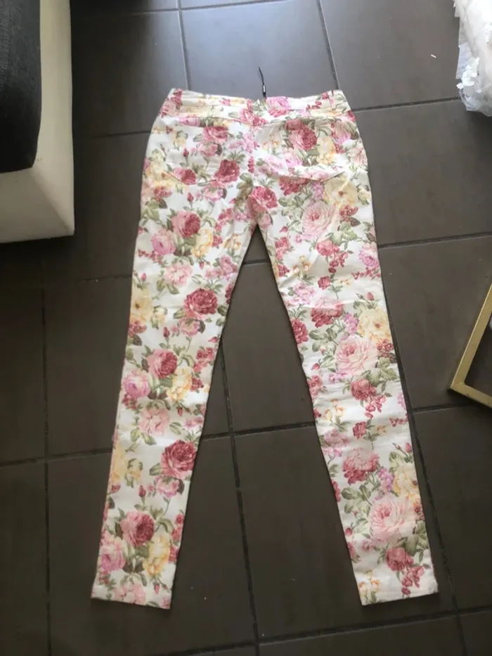 Pantalon à fleurs T42 femme 👖🌺 - photo numéro 3