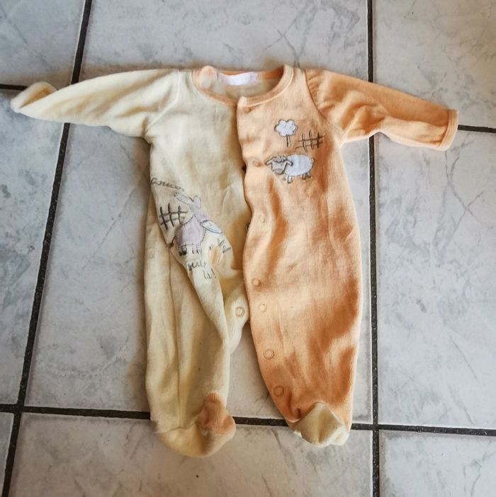 6 pyjamas taille naissance - photo numéro 7