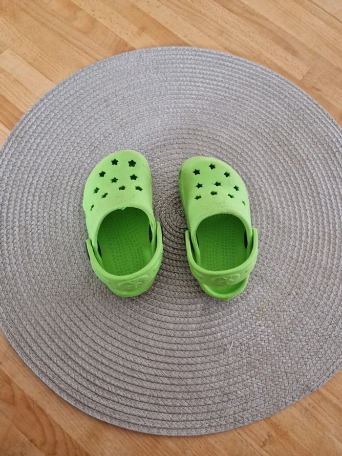 Crocs sabot bébé vert