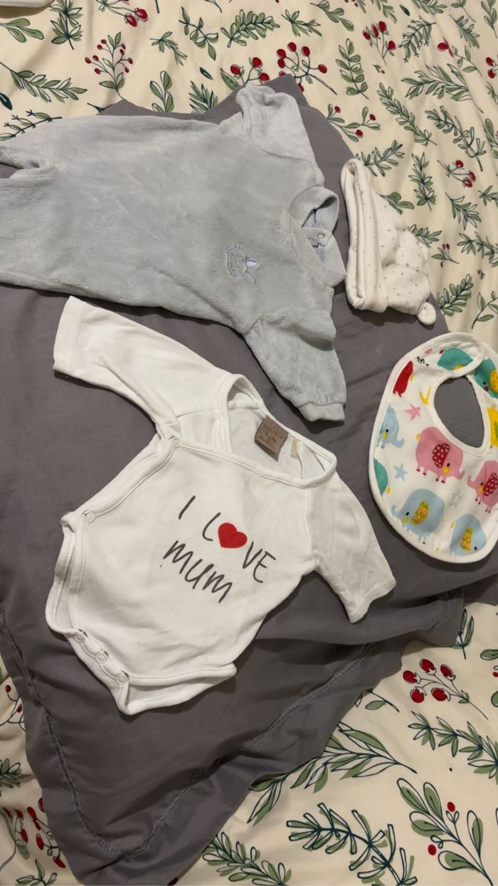 Pyjama + body TBE - naissance - garçon - boîte à malice + bavoir offert