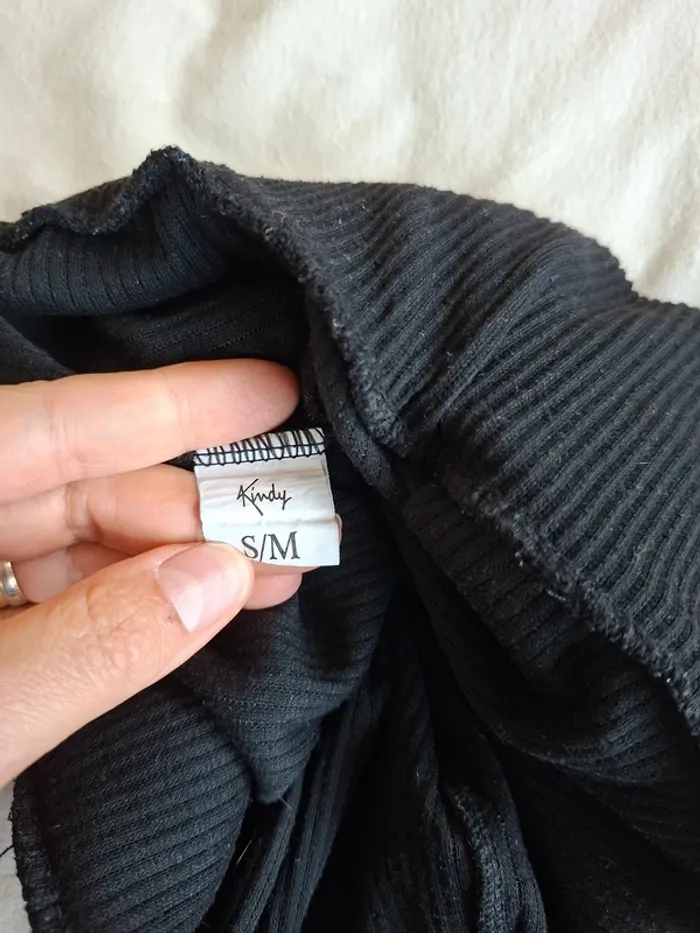 pantalon d'intérieur noir  Kindy, taille S/M, en très bon état - photo numéro 2