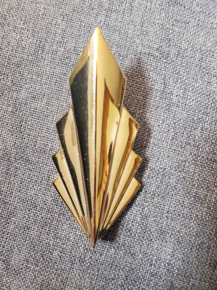 Broche Jean louis scherrer